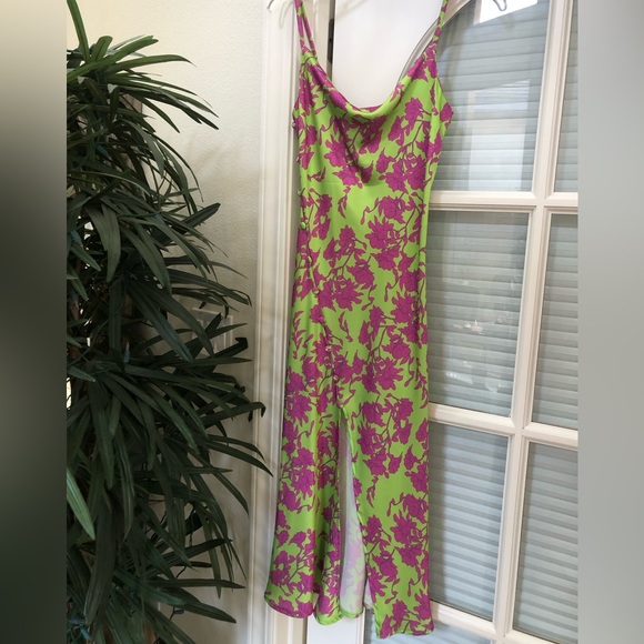 🌺🌸 Vanessa Scott Apple-Green and Frusia-Pink Draped-Neck Strap Long Dress. - Picture 4 of 16